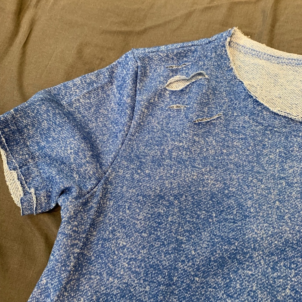 Tattered/slashed style t shirt - Picture 2 of 4